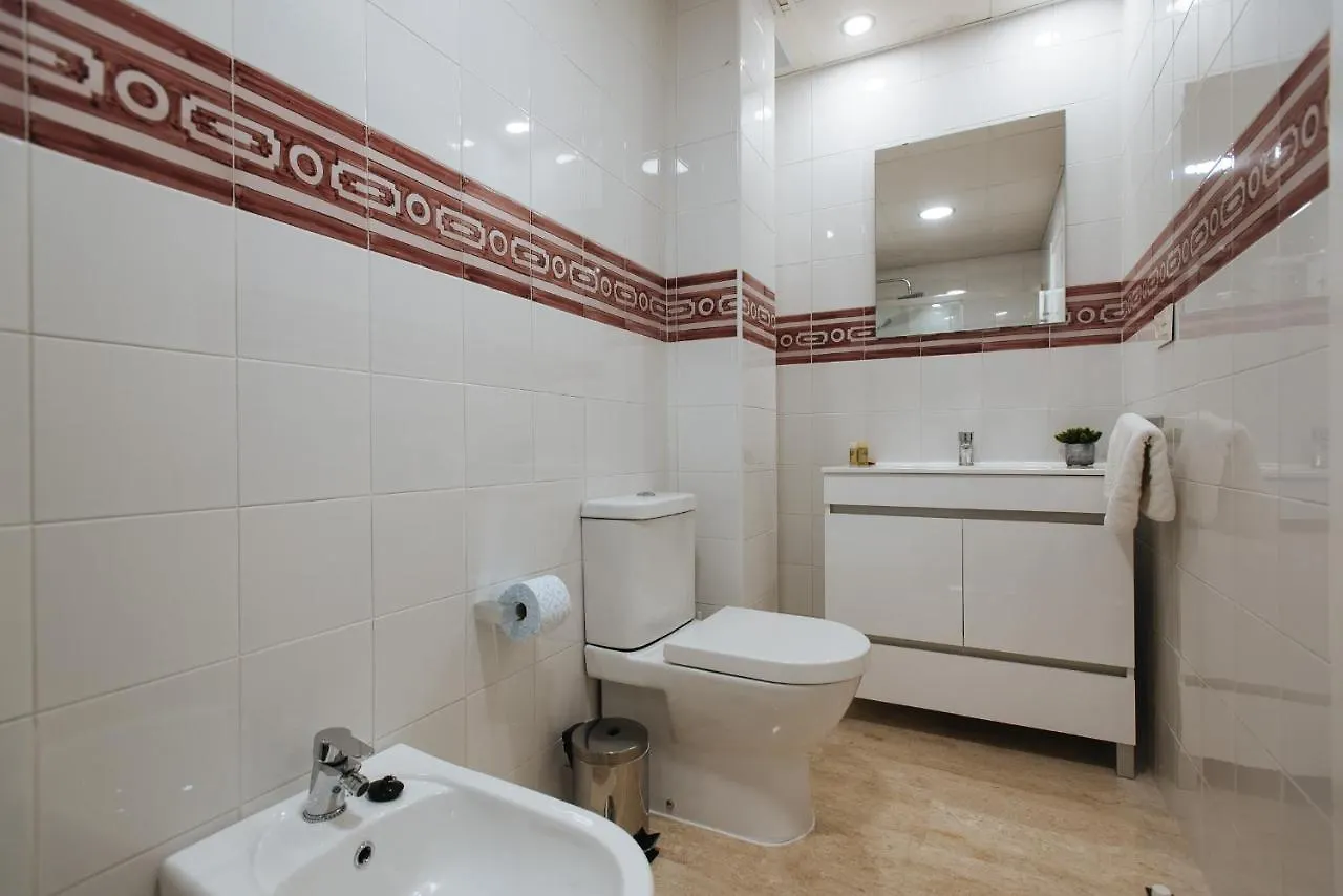 סביליה Triana Home - Free Parking 0*,  ספרד